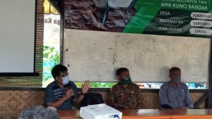 Bangkitkan Ekonomi di masa Pandemi Melalui Pelatihan Pupuk Organik