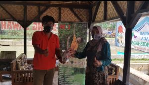 Didi Sukardi & Penggerak PKK Kertasari Pacu Program Tanam Pohon Kelor