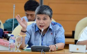 Ribka Tjiptaning Heran Dirinya Dokter ko Disuruh Ngurus Minyak