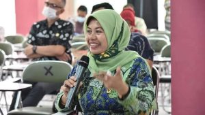 Yuningsih Sidak UPTD Balai Pengujian Mutu, Sertifikasi Barang Air Minum dalam Kemasan