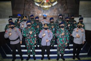 Bertemu KSAU, Kapolri Bangun Sinergi Penegakan Prokes