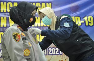 Vaksinasi Pejabat Kota Banjar Dimulai
