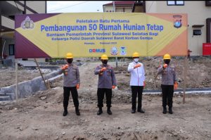 Gubernur Sulsel dan Kapolri Resmikan Pembangunan Rumah Polisi Korban Gempa di Sulbar