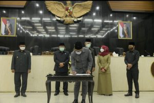 Pemda Provinsi-DPRD Jabar Teken Perda Kamtibmas dan RPJMD
