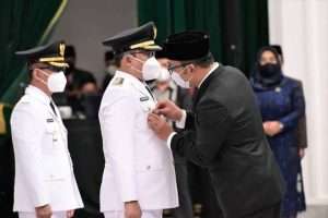 ADE SUGIANTO – CECEP NURUL YAKIN RESMI DILANTIK