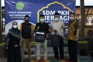 SDM PKH Kota Tasik Berbagi: Bangun Kesalehan Sosial