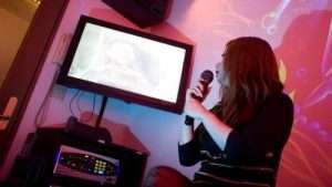 Ko bisa? Tempat Karaoke Didenda 1 Juta, Tukang Bubur 5 Juta