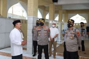 Kapolres Tasikmalaya Kota Pantau Gerai Vaksin Keliling Presisi di Pesantren Al Amin Kawalu