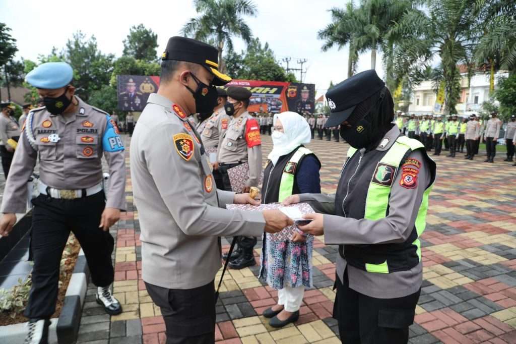 Kapolresta Tasik Apresiasi Puluhan Polisi & Nakes