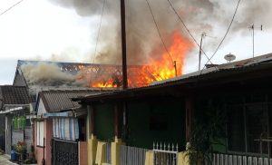 Ada Ledakan, Sebuah Rumah di Perum Cisalak Terbakar