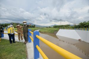 Tinjau Sodetan Cisangkuy, Ridwan Kamil Pastikan Luasan Banjir Berkurang