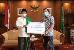 Wagub Jabar Terima Bantuan 10.000 Masker Medis