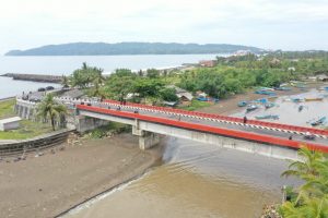 Jembatan Merah Pacu Denyut Perekonomian Warga