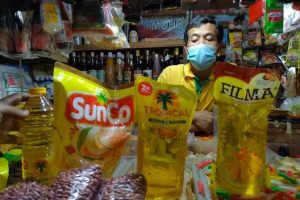SUBSIDI DICABUT, MINYAK GORENG MURAH DITANGAN KORPORASI