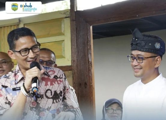 Wabup Tasik Perkenalkan Payung Geulis ke Menparekraf