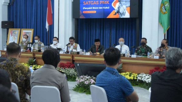 PMK di Jabar Menurun, Uu Ruzhanul: Vaksinasi dan Skrining Hewan Tetap Jalan