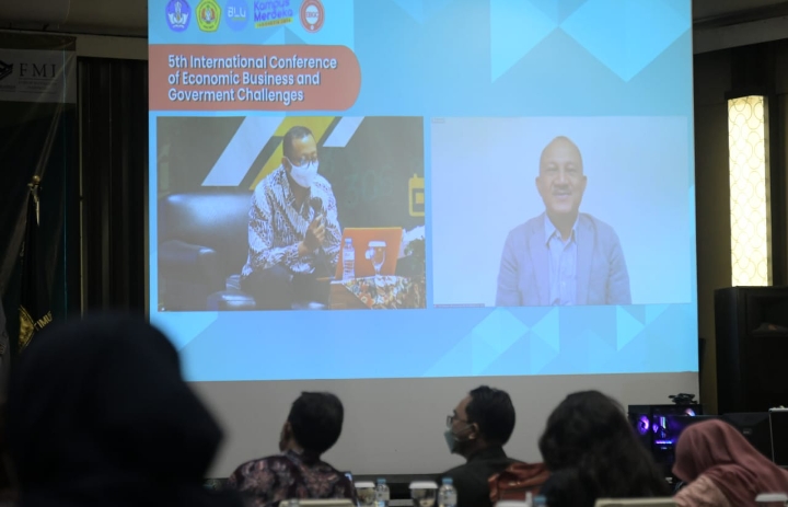 Sekda Paparkan Inovasi Digital Jabar di Seminar Internasional