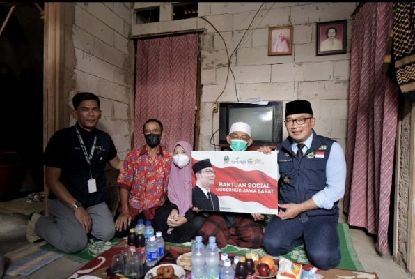 Ridwan Kamil Bantu Renovasi Rumah Warga Tak Mampu di Cianjur