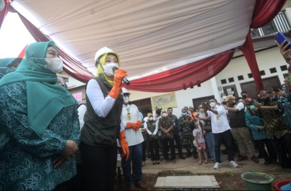 Kunjungi Kota Depok, Atalia Hadiri Peletakan Batu Pertama MCK Bersama