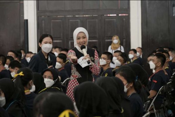 Atalia Berpesan: Etika Dulu Baru Ilmu