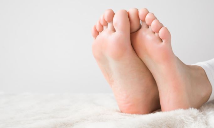 cara menghilangkan bau kaki