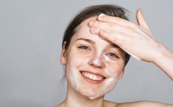 Produk Cuci Muka untuk Jerawat yang Aman untuk Kulit