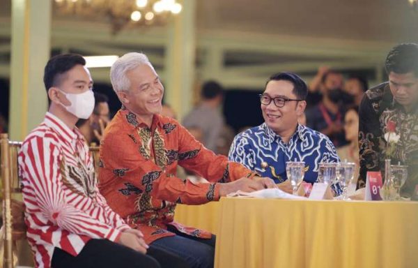 Ridwan Kamil, Ganjar, Gibran Bertemu Sampaikan Pesan Penting untuk Pemuda di Pura Mangkunegara Surakarta