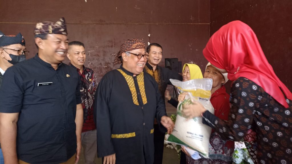 Bantuan Pangan Beras Mulai Disalurkan di Jawa Barat
