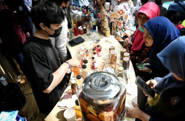 Pasar Leuweung Penggerak Ekonomi Petani Kopi & Teh