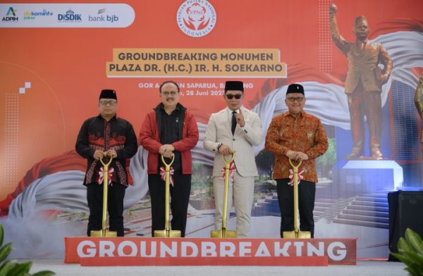 Cucu Inggit Garnasih Sambut Baik Monumen Sukarno di Saparua