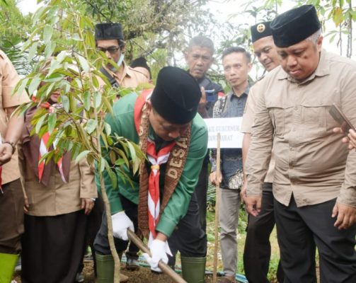 Wagub Jabar Tanam 1.000 Bibit Pohon