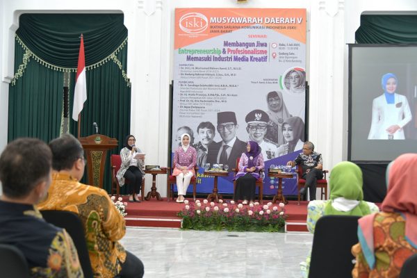 Isteri Gubernur Jabar Nahkodai ISKI