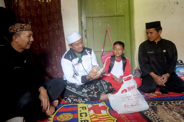Wagub Jabar Pastikan Aria Naizar Tak Putus Sekolah