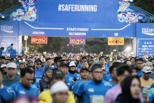 Ridwan Kamil Lepas 27 Ribu Pelari Pocari Sweat Run Indonesia 2023
