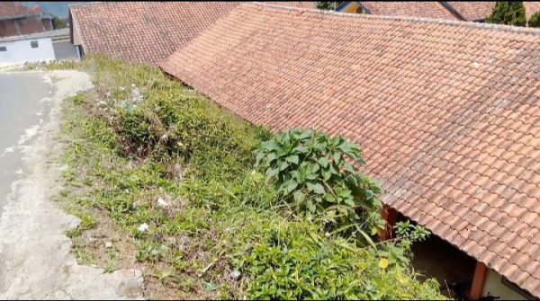Tebing Jalan Kian Meresahkan, Warga Desa Sindanglaya Minta Pemkab Ciamis Segera Bertindak