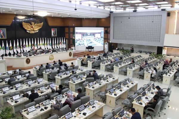 DPRD Jabar Gelar Rapat Paripurna: Pj Gubernur Tanggapi Pandangan Fraksi soal P2APBD 2023