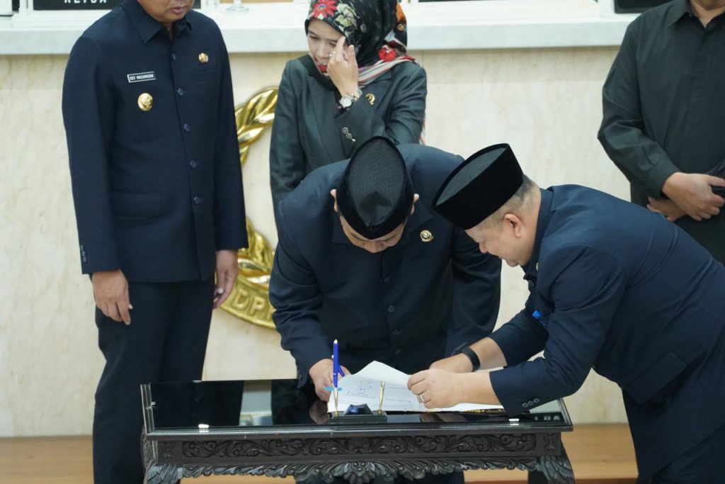 Jabar Sahkan Perda P2APBD 2023: Transparansi dan Akuntabilitas Keuangan