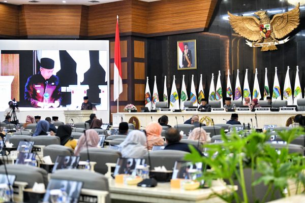 Nota Kesepakatan KUA dan PPAS APBD Provinsi Jawa Barat 2025 Ditandatangani