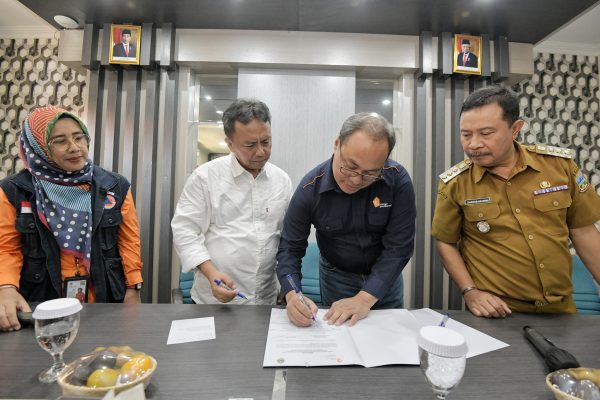 Pemdaprov Jabar Komitmen Terhadap Pengelolaan Limbah B3 Ramah Lingkungan