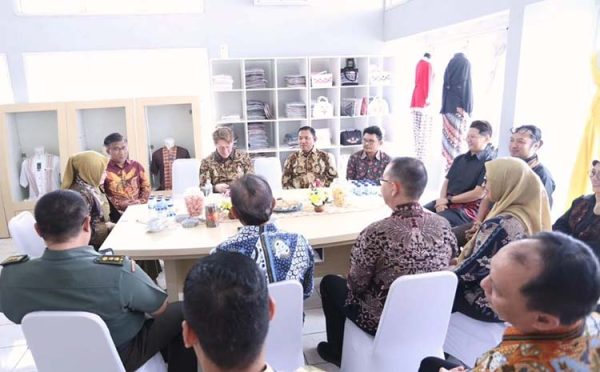 Didi Dorong Batik Tasikmalaya Bisa Bersaing di Pasar Internasional