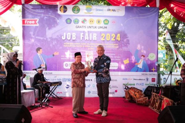 Job Fair Career Expo 2024 Diharapkan Dapat Kurangi Pengangguran di Jawa Barat