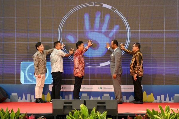 Tanggulangi TBC, Jabar Dapat Bantuan Lima X – Ray Portabel