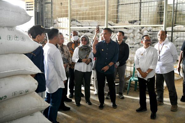 Bey Resmikan Pembangkit Energi Ramah Lingkungan di Kuningan