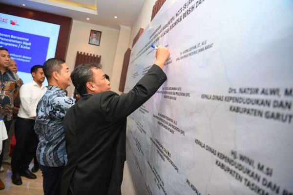 Komitmen Disdukcapil Bangun Zona Integritas Menuju WBK dan WBBM Tahun 2025