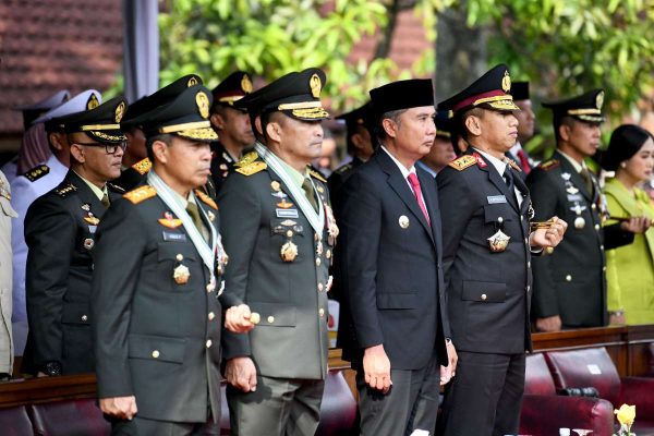 Bey Ikut Meriahkan HUT Ke-79 TNI di Makodam III Siliwangi