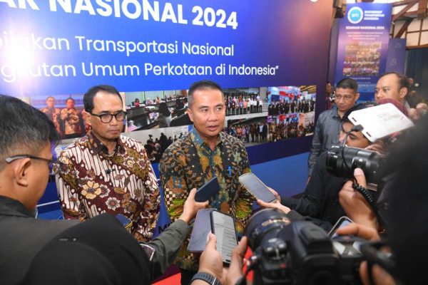 Bey Tekankan Pentingnya Transportasi Publik Terintegrasi di Bandung Raya