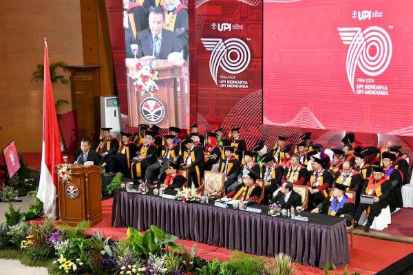 Hadiri Dies Natalis ke-70, Bey Dorong UPI Lahirkan Inovasi di Dunia Pendidikan
