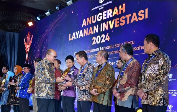 Jabar Terbaik Pertama dalam Anugerah Layanan Investasi 2024