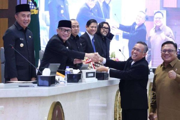 Bey Lega APBD Jabar 2025 Disetujui dan Disahkan DPRD