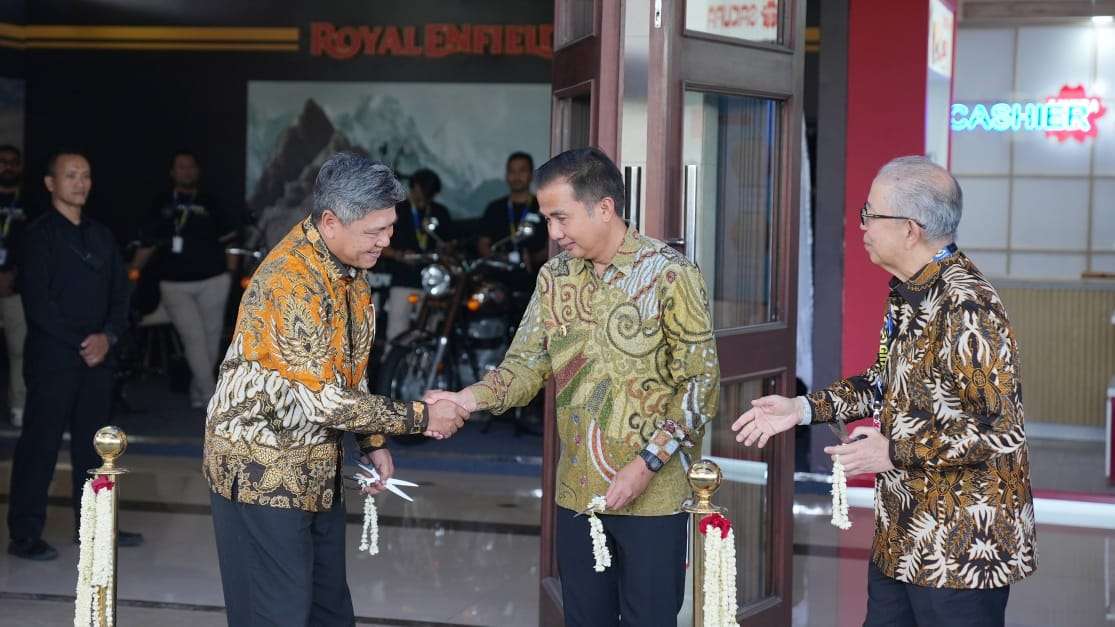 Bey Machmudin Resmi Buka GIIAS 2024 di Bandung, Ajak Masyarakat Eksplorasi Teknologi Otomotif